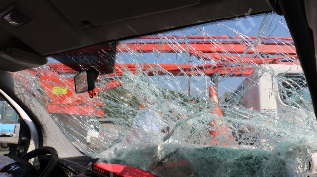 TRAFİK KAZASI:1 ÖLÜ 5 YARALI