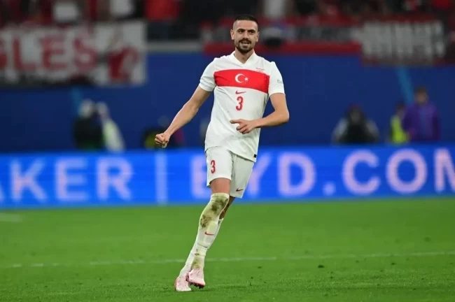 Milli futbolcudan Başkan Büyükakın'a teşekkür