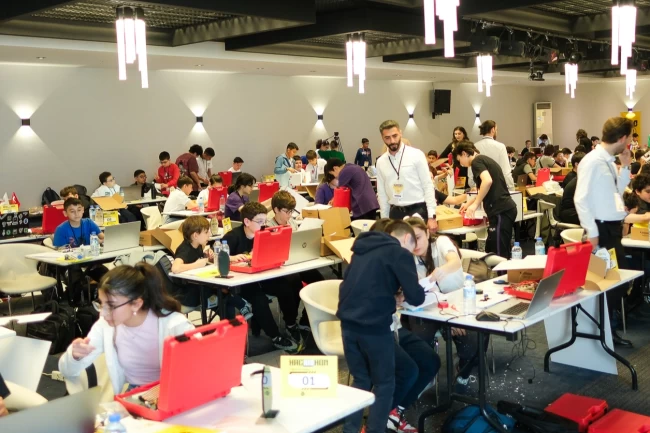 Genç mucitler sahneye çıktı