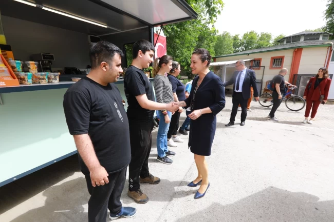 Başkan Sengel, Efes Selçuk'un engelsiz gençleriyle