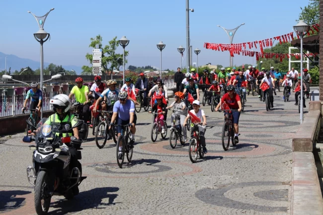 İzmit'te pedallar 19 Mayıs için çevrildi