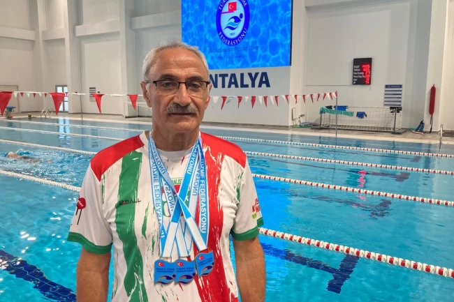 Bostanlısporlu Ateş'ten yüzmede 1'i altın, 5 madalya