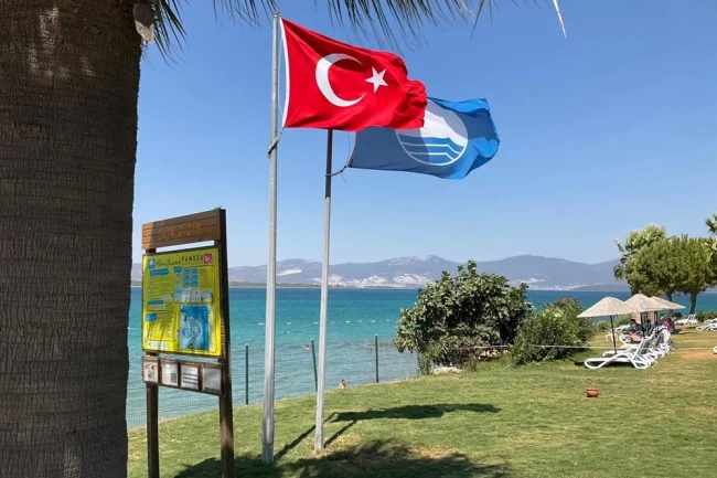 Denizlerimiz gururla dalgalanıyor! Türkiye Mavi Bayrakta ilk 3'te!