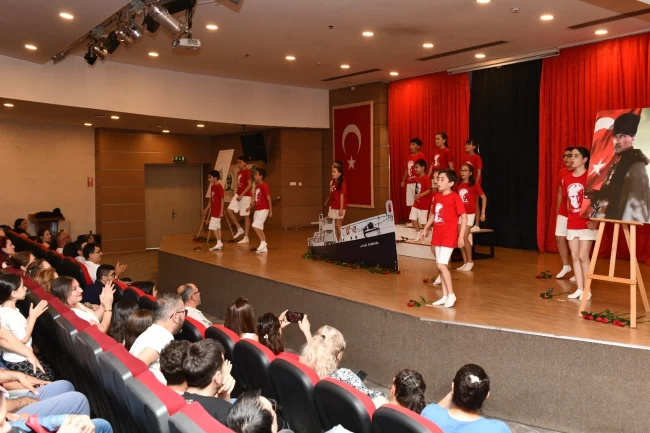 İzmir Çiğli'de 'Aynı Gemideyiz'e büyük alkış