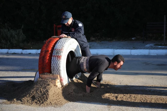Muğla'da itfaiye adayları istihdam için ter döktü
