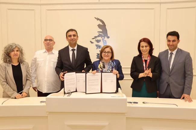 "Güzel Sanatlar Lisesi Tiyatro Bölümü Eğitimi" protokolü imzalandı