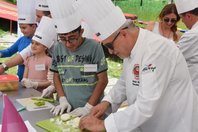 Bursa'da engelsiz şefler kıyasıya yarıştı