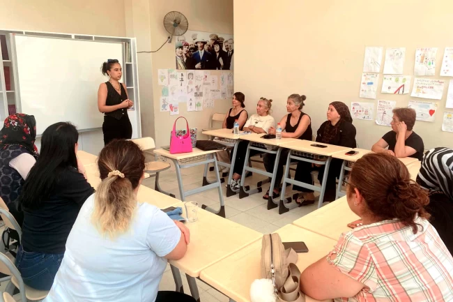 İzmir Çiğli Belediyesi'nden anneler için bilgilendirici seminer
