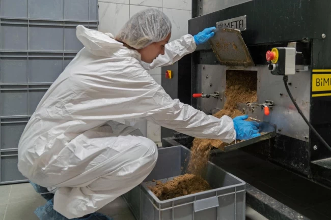 İzmir'de atıklar mamaya, israf iyiliğe dönüşüyor