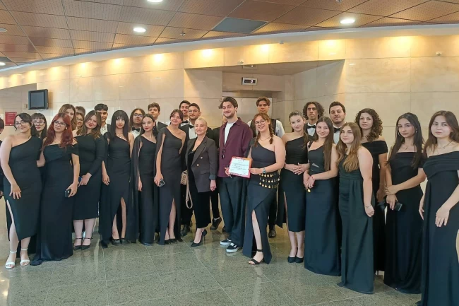 Manisa'nın 'çok sesli'sine İzmir'den çifte ödül