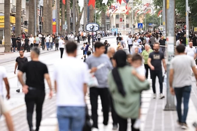 Denizli'nin kalbi yine bulvarlarda attı