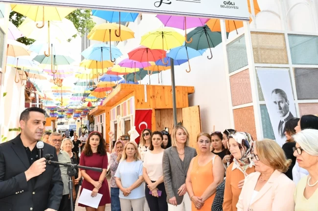 İzmir Çiğli'de kadınların el emeği ürünleri görücüye çıktı