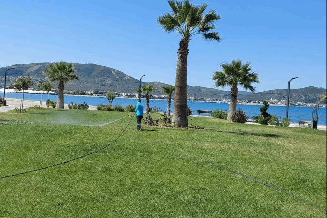 Büyükşehir ekipleri haşereye geçit vermiyor