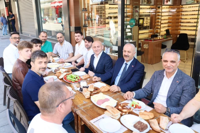 Başkan Büyükgöz, Gebze'de Eskiçarşı esnafıyla buluştu