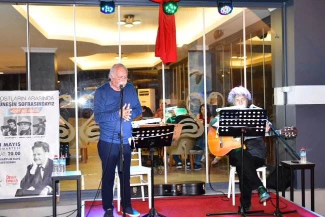 Nazım Hikmet'in dizeleri Çiğli'de yankılandı