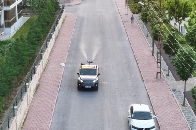 Konya Karatay Belediyesi'nden bayram öncesi ilaçlama mesaisi