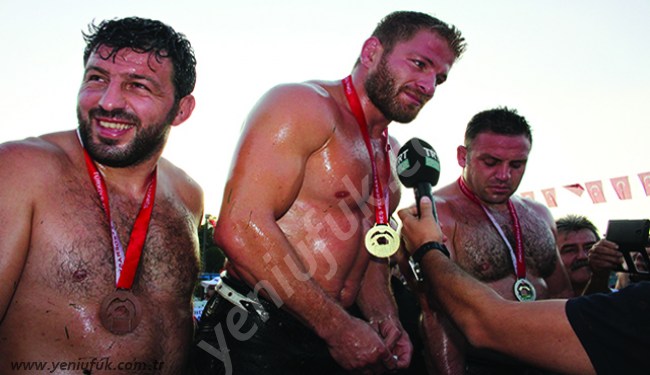 2013 YILINDA ANTALYA'DA 2017'DE ALAPLI'DA KARŞILAŞTILAR!.. BALABAN TEKRAR BAŞPEHLİVAN..