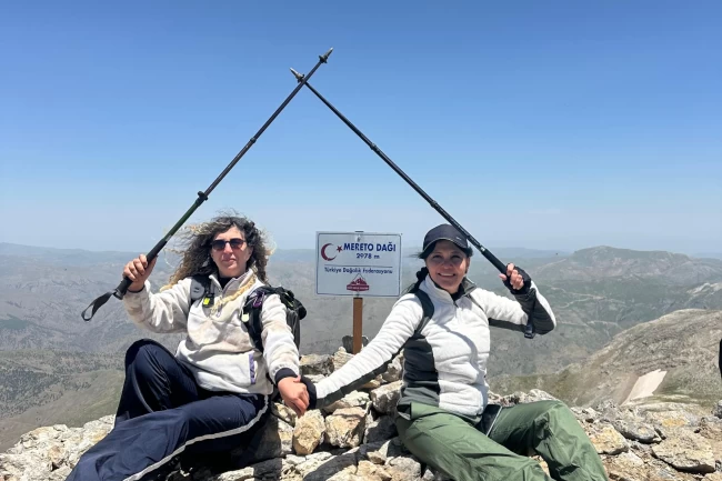 30 dağcıdan Mereto Dağı'na sezonun ilk zirve tırmanışı