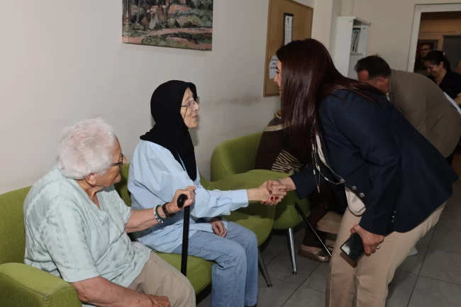 Bursa Nilüfer'de huzurevi sakinlerine bayram ziyareti