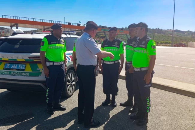 Bursa İl Jandarma'dan bayramlık yoğun trafiği denetimi