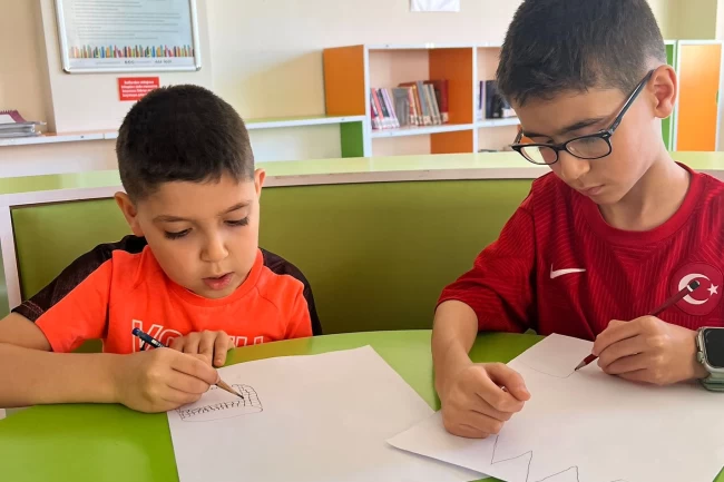 Bursalı minik eller renkli hayaller çizdi