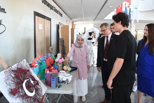 Bursa Osmangazi'de öğrenciler atık toplamak için yarıştı