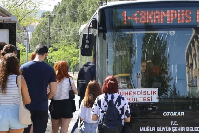 Muğla Büyükşehir Belediyesi'nden öğrencilere ulaşım desteği