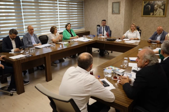 İzmit Belediyesinde başkan yardımcıları göreve başlıyor