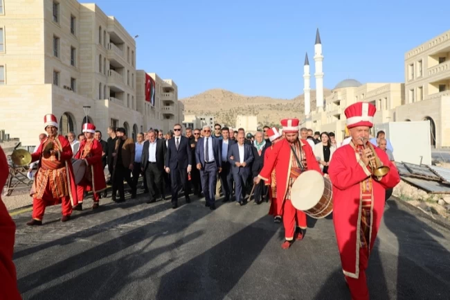 Mardin'de "Yeşilli Uluslararası Kültür Sanat ve Kiraz Festivali" başladı