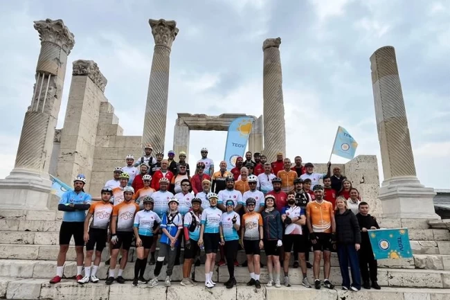 Bisiklet tutkunları, pedallarını TEGV'li çocuklara umut olmak için çevirdi