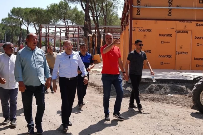 Ayvalık Belediyesi Altınova'da yol çalışmalarını bitirdi