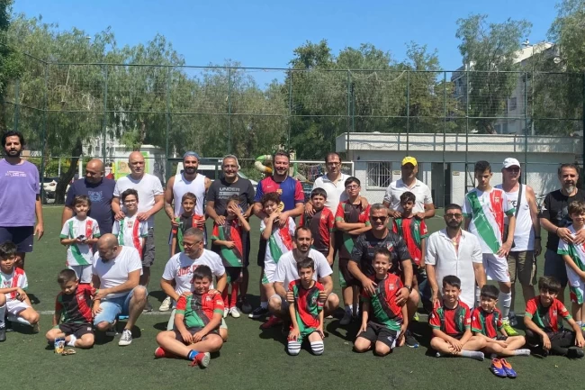 Geleneksel "Babalar Günü" maçında minikler galip geldi