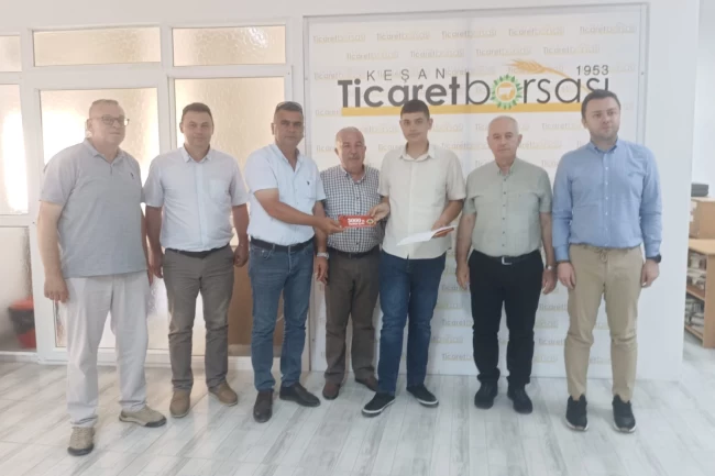 Keşan'da yılın ilk buğday hasadı satışa sunuldu