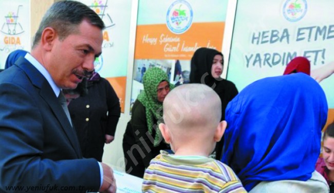 BELEDİYEDEN İHTİYAÇ SAHİBİNE GIDA YARDIMI