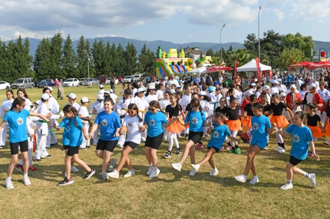 Bursa Osmangazi Belediyesi'nden gençlik ve spor şenliği