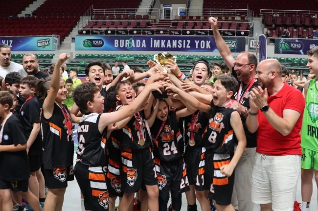 Basketbolda sezon finali Bursa'da yapıldı