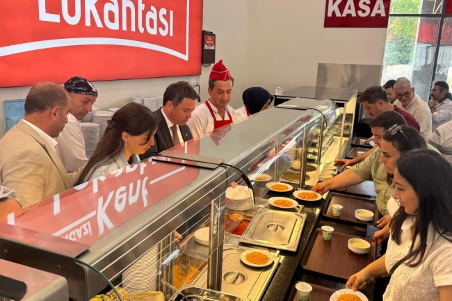 Bursa Osmangazi'de Ferdi Zeyrek anısına yemek ikramı