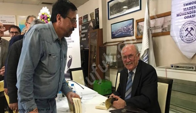 YAZARIMIZ SON KİTABINI İMZALADI