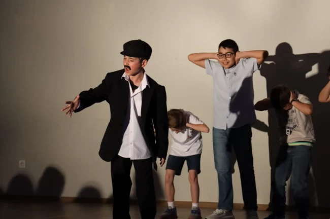 Sanat Akademisi Tiyatro Bölümü yılsonu gösterileri göz doldurdu!