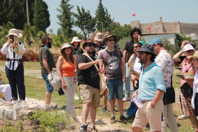 Genç rehberler İzmir Efes Selçuk'ta kültür rotasını gezdi