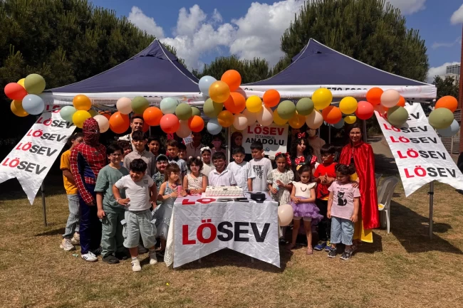 LÖSEV'in kahraman çocukları karne sevinci yaşadı