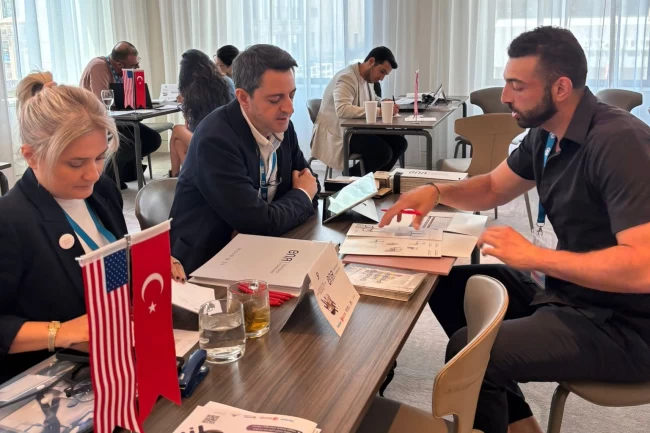 Türk mobilyası Şikago'da fırtına estirdi