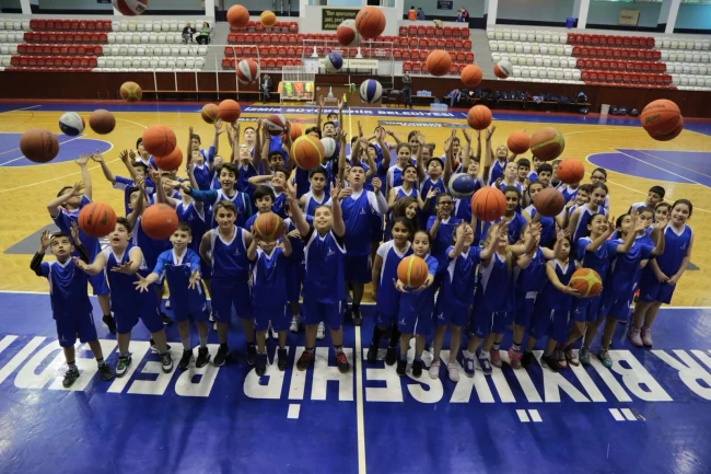 İzmir Büyükşehir'den Yaz Spor Okulları başlıyor