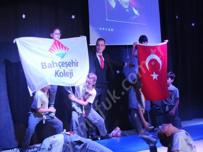 BAHÇEŞEHİR'DE CUMHURİYET COŞKUSU..