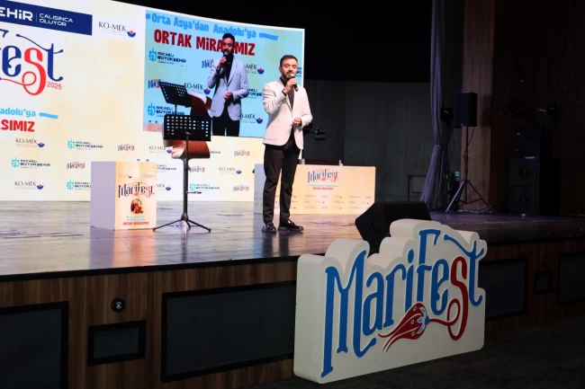 MARİFEST25'te kum ve şiir rüzgarı