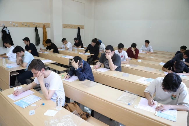 2025 YKS sınavları tamamlandı... 2,5 milyon öğrenci ter döktü