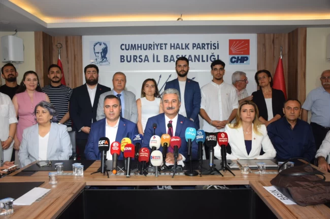 CHP Bursa'dan eğitim notu: Eğitim çöküyor, MEB sınıfta kaldı!