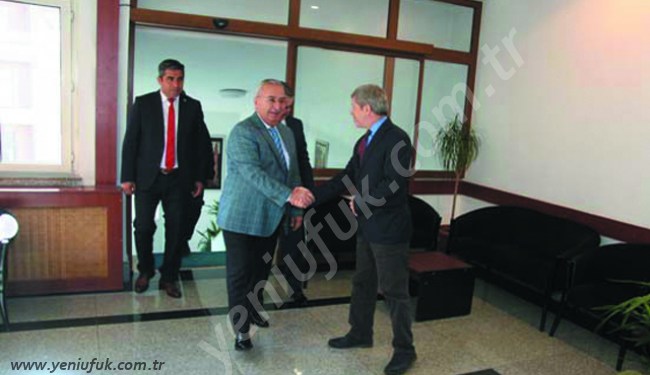 ESKİ BAKAN'DAN, VALİ ÇINAR'A ZİYARET..