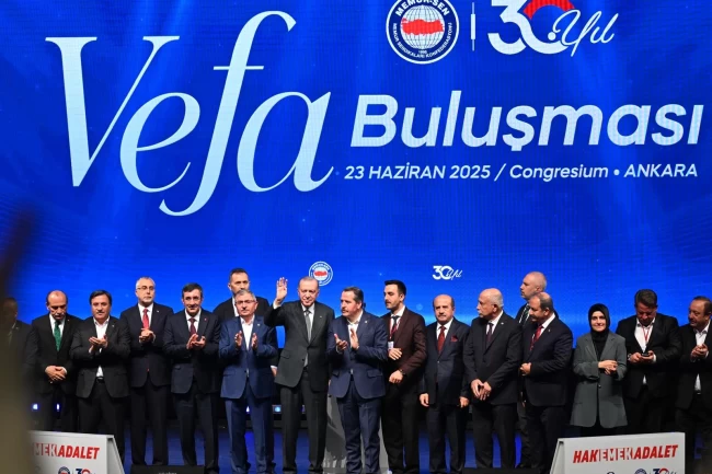 Erdoğan'dan Memur-Sen'e övgü: Milletin ve demokrasinin yanında saf tuttunuz