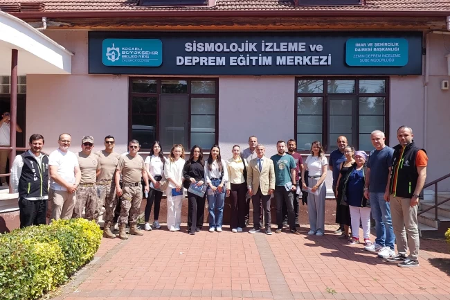Kocaeli'de emniyet personeline deprem eğitimi